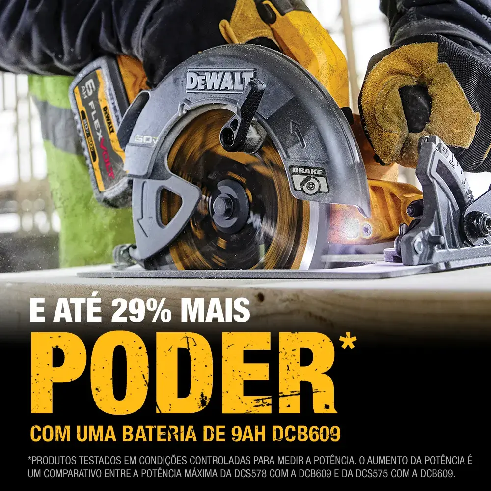 Una sierra circular inalámbrica DEWALT, con un diseño amarillo y negro, motor sin escobillas y una hoja de 7-1/4 pulgadas para trabajos de estructura. La sierra tiene el logo FLEXVOLT 60V Max y un mango ergonómico, adecuada para tareas de construcción y carpintería.
