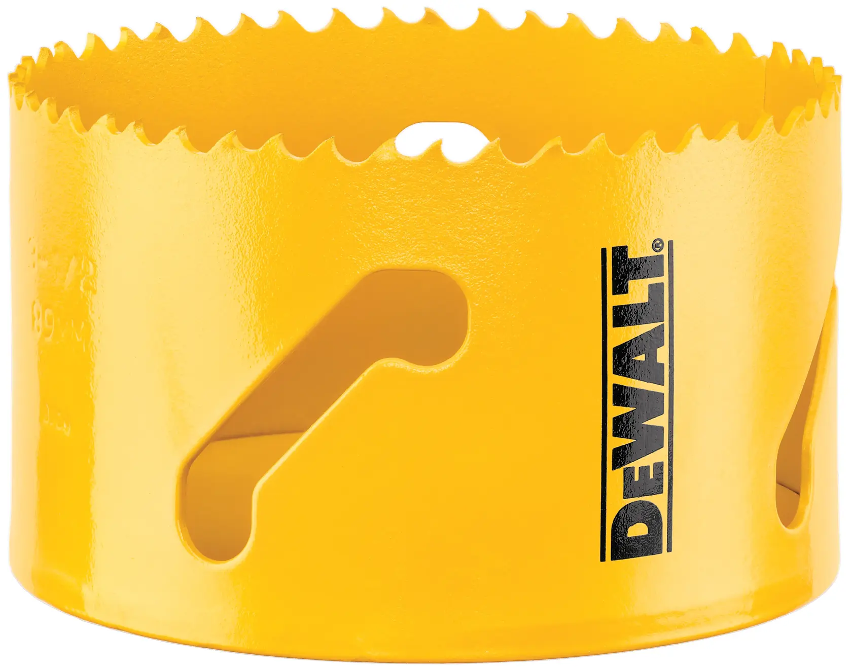 Close-up de uma serra copo amarela DEWALT com dentes afiados e irregulares e o logo DEWALT impresso na lateral.