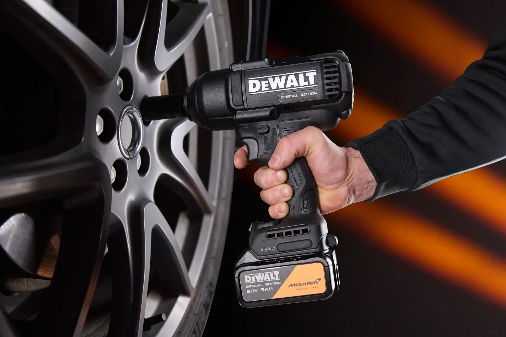 Ferramenta DEWALT, SKUs DCF99MP2T-B2, DCF99MP2T-AR, DCF99MP2T-B3, DCF99MP2T-BR, DCF99MP2T, em roda.