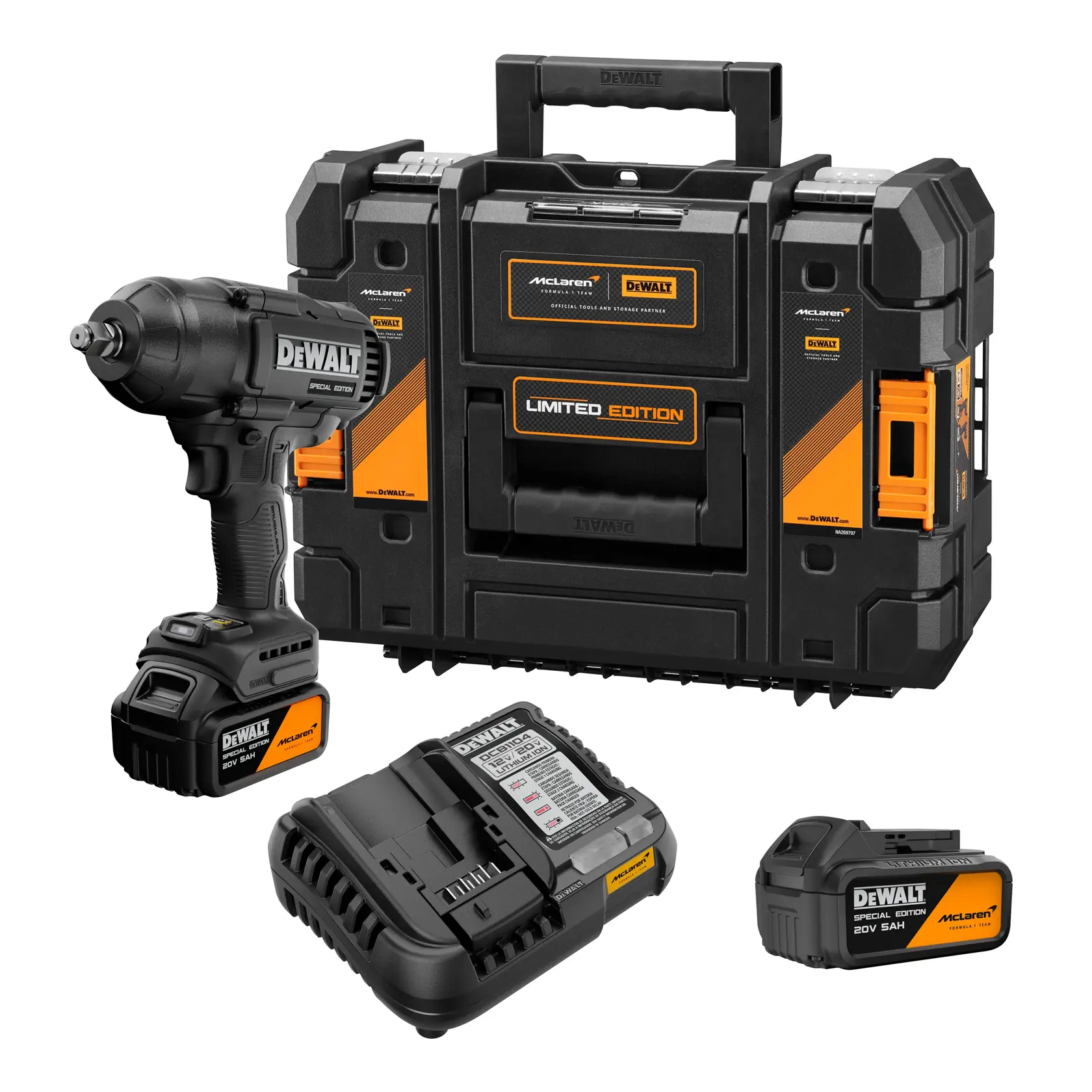 Um kit de ferramentas edição limitada DEWALT com uma caixa de transporte de plástico rígido preta e laranja, uma chave de