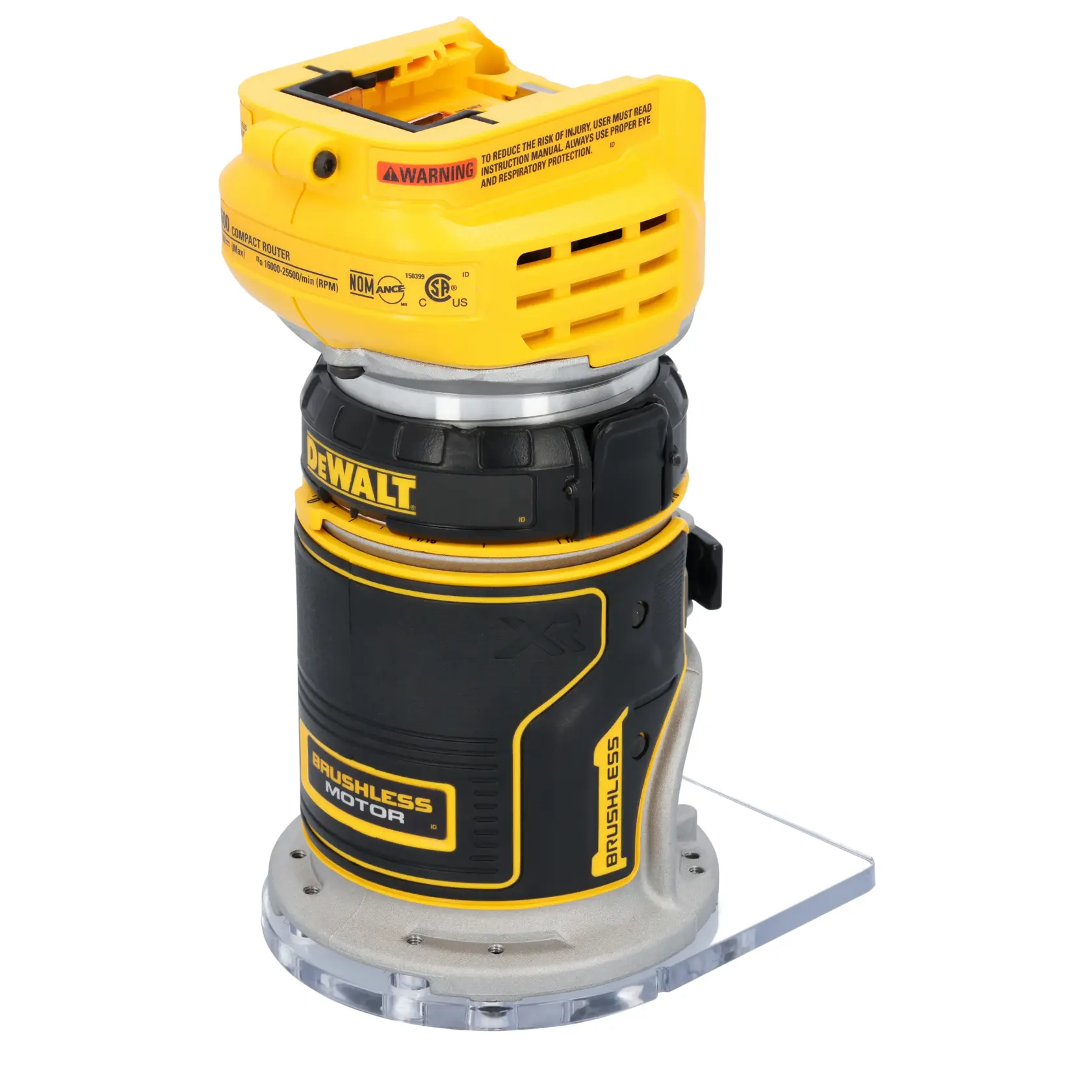 Uma tupia compacta sem fio DEWALT DCW600B, com design amarelo e preto, marca visível e etiqueta de motor sem escovas. A tupia está posicionada na vertical, com uma base transparente e etiqueta de aviso na lateral.