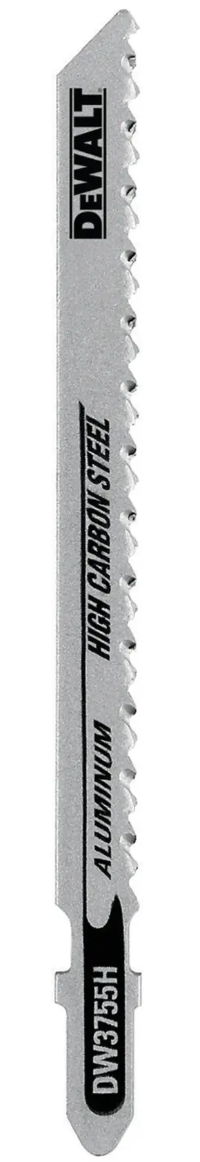 Uma lâmina de serra tico-tico DEWALT DW3755H de aço carbono de alta resistência projetada para cortar alumínio. A lâmina é prateada com dentes de precisão e marca do produto impressa na superfície.