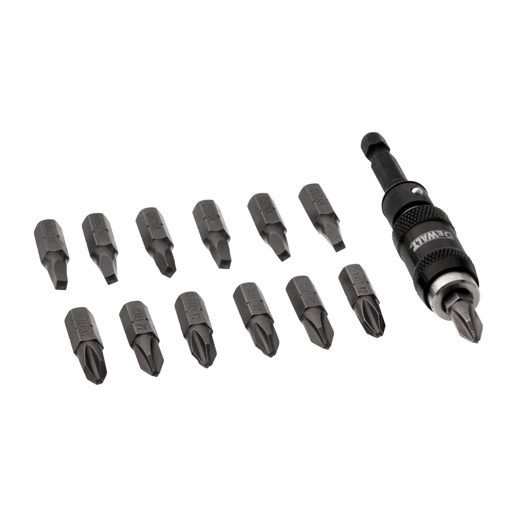 Um conjunto DEWALT de pontas de parafusadeira e um suporte de ponta, com doze pontas intercambiáveis de diferentes formatos e tamanhos dispostas em duas filas, e um suporte de ponta preto DEWALT com uma ponta acoplada à direita.