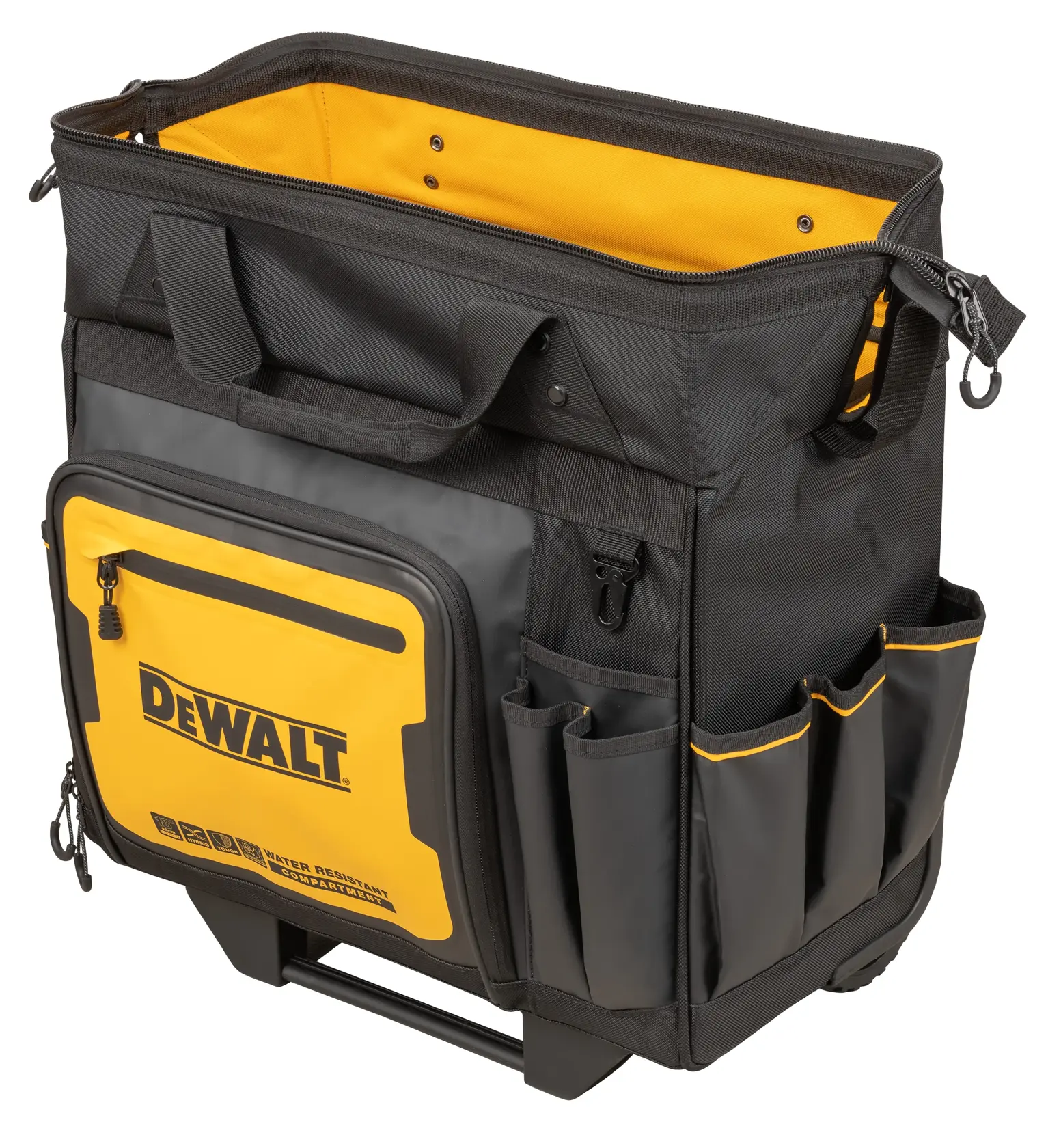 Uma bolsa de ferramentas DEWALT preta e amarela com rodas, vários bolsos e compartimentos. A bolsa possui alças resistentes, um grande bolso frontal com zíper e compartimentos externos para ferramentas e acessórios.