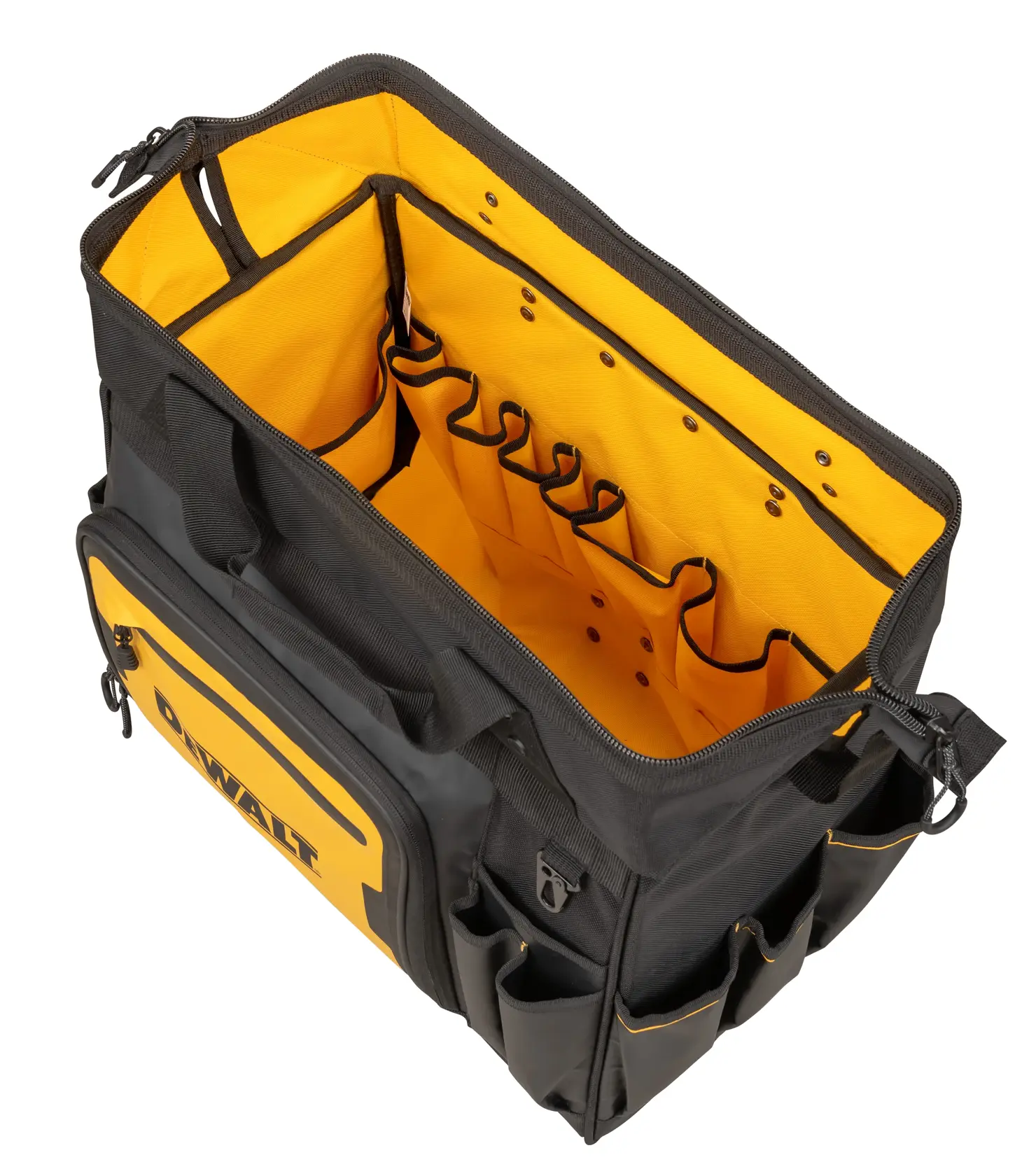Uma bolsa de ferramentas DEWALT preta e amarela com vários bolsos e compartimentos, vista de cima com a parte superior aberta.